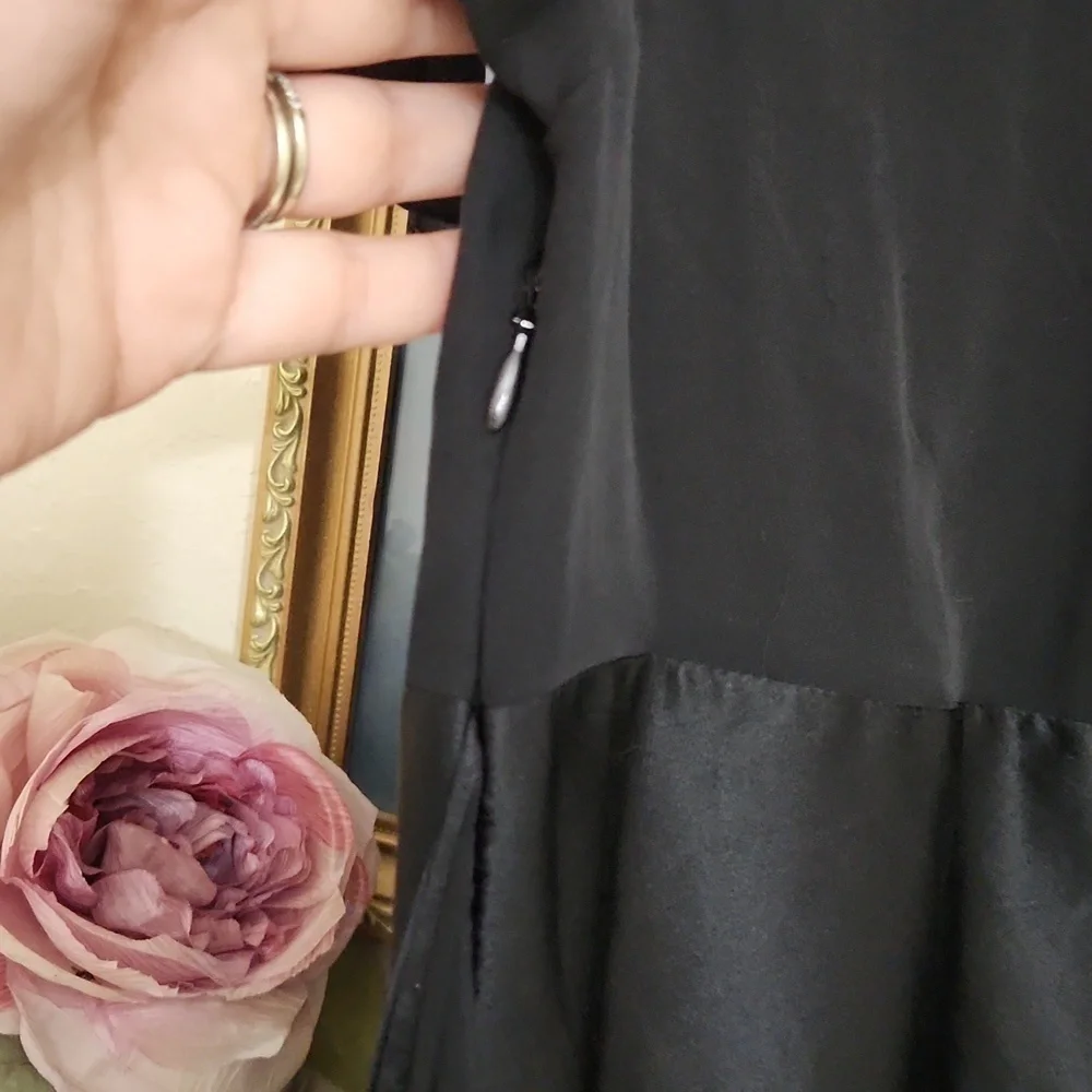 Sexy Y2K 100%Silk Black Waist Defined Size Medium Sexy Flirty Feminine Whimsical - Picture 7 of 12